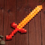 Сувенирное оружие из дерева Меч паладина "Пиксель", 37 см МИКС